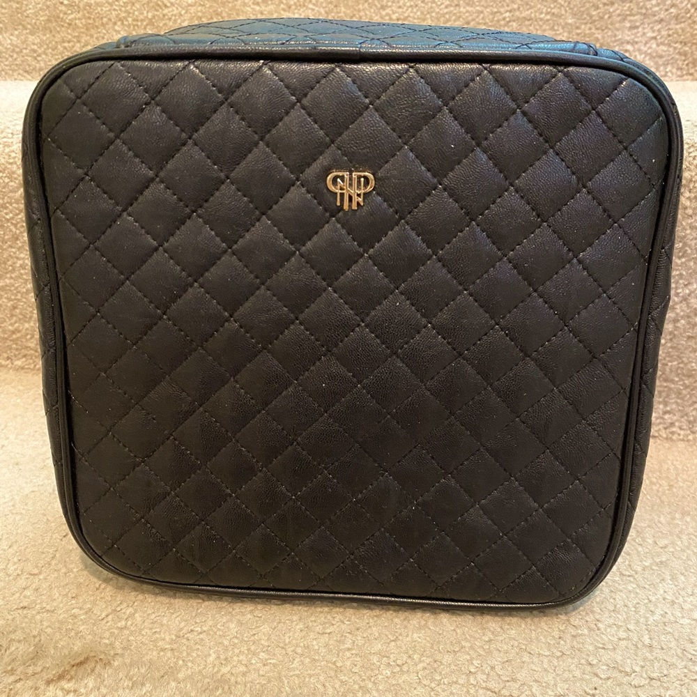 PurseN Cosmetic case- Like New